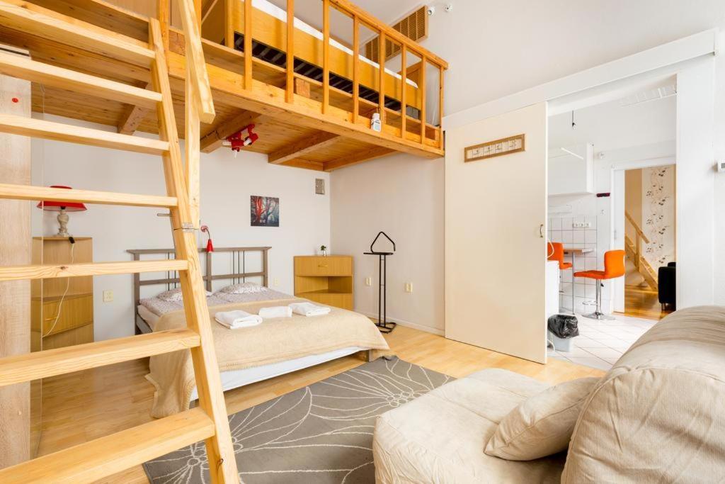 Szentkiralyi 5 - Double Basic In The City Center - Self-Check-In Budapest Bagian luar foto